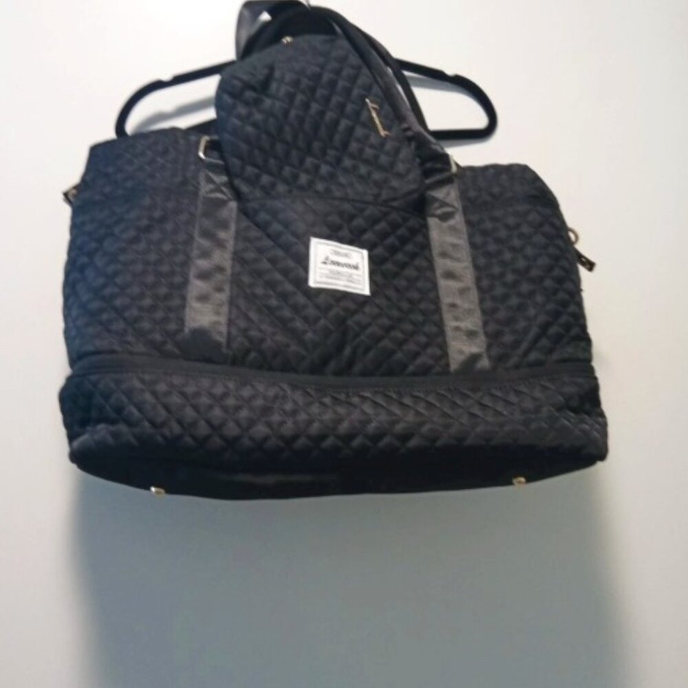 Lovevook Black Quilted Travel Duffle Bag with cosmetic case Like New